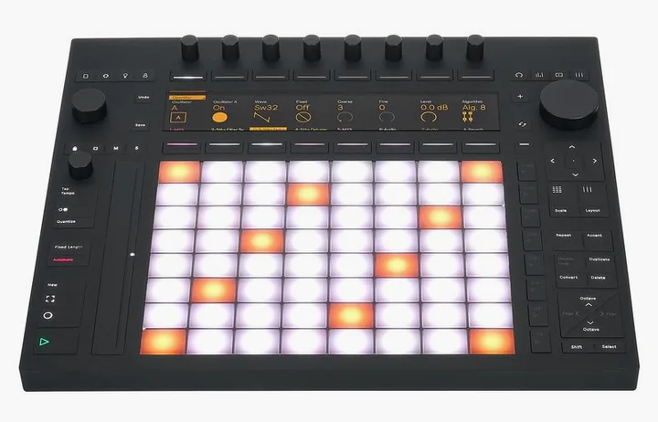Ableton Push 3, de behuizing van opzij