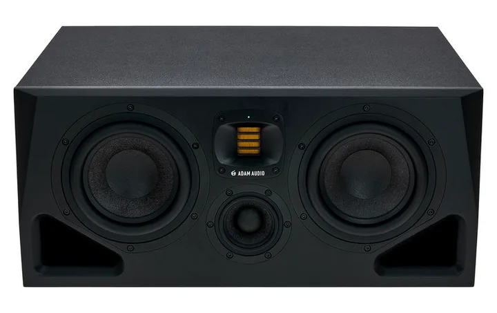 ADAM Audio A77H, het logo en de afwerking
