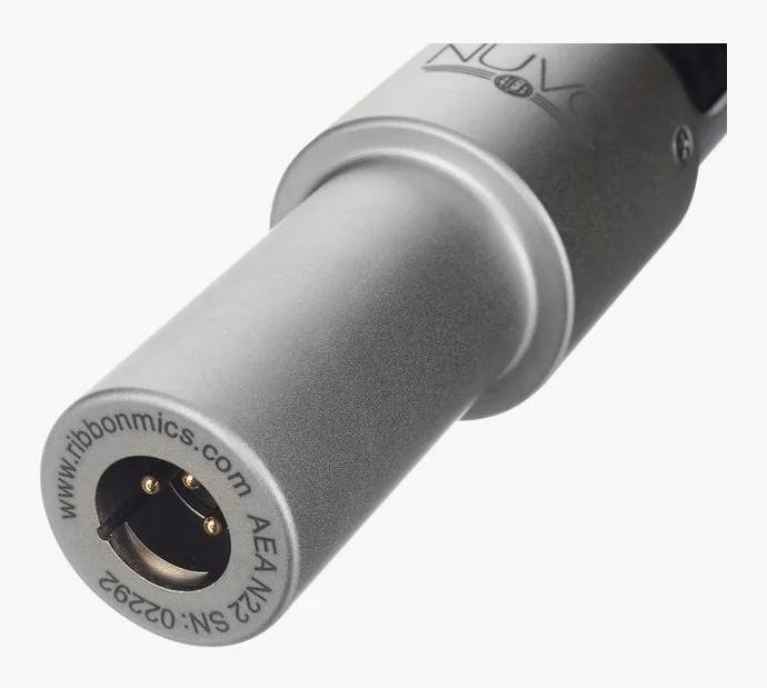 AEA N22 NUVO, de XLR-aansluiting onderaan