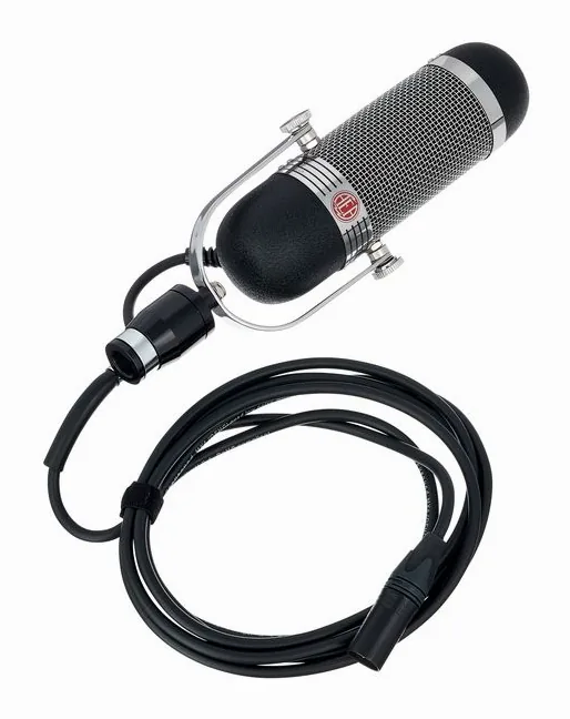 AEA R84, het logo en de afwerking