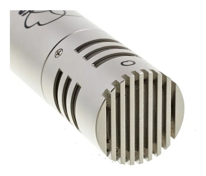 AKG C 451 B Stereo, het frontale grillewerk