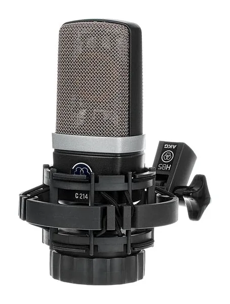 AKG C214 Bundle, de XLR-aansluiting onderaan