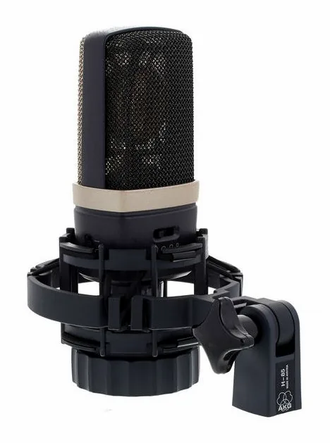 AKG C314 Stereo, het logo en de afwerking
