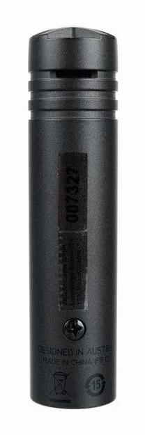 AKG C 430, de XLR-aansluiting onderaan
