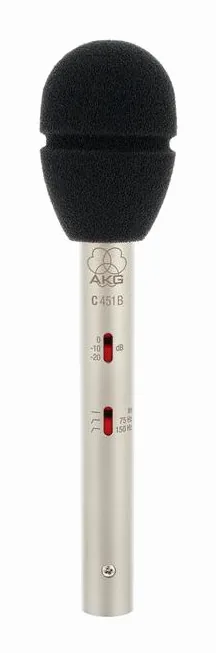 AKG C 451 B, de XLR-aansluiting onderaan