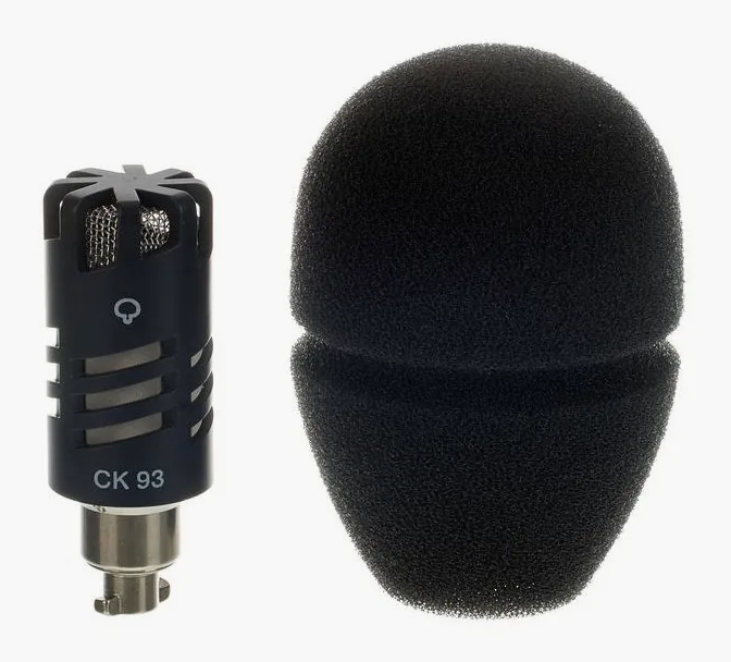 AKG CK 93, de XLR-aansluiting onderaan