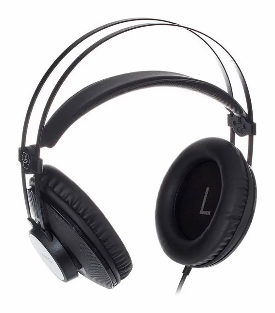 AKG K-72, de oorkussens van dichtbij