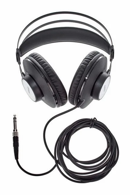 AKG K-72, de oorschelp van dichtbij