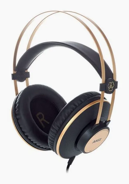 AKG K-92, de hoofdband van bovenaf