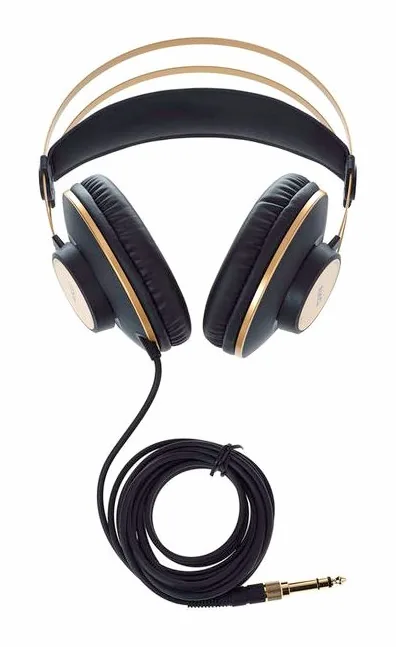AKG K-92, het opgevouwen model
