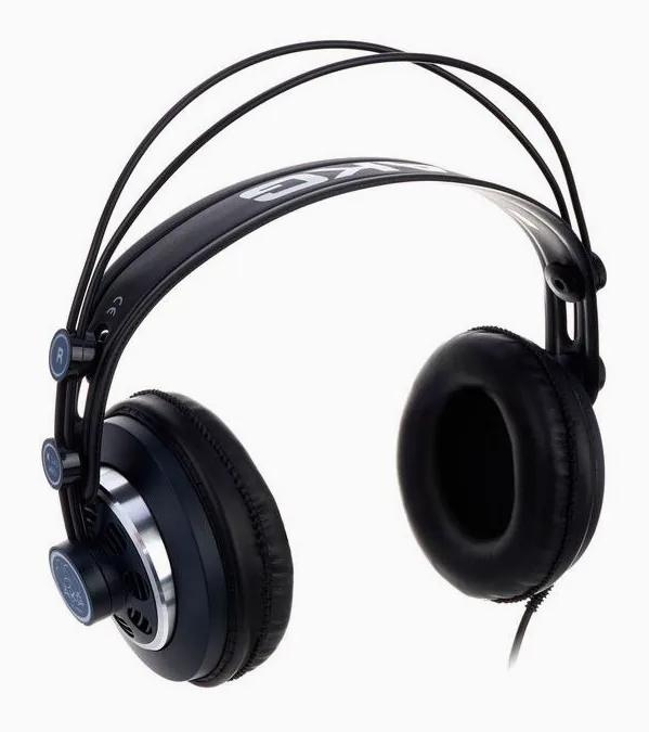 AKG K-240 MKII, de oorkussens van dichtbij