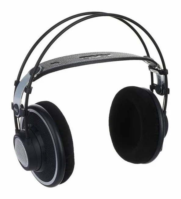 AKG K-702, de oorschelp van dichtbij