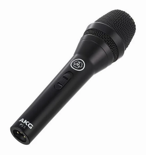 AKG Perception Live P5s, de XLR-aansluiting onderaan