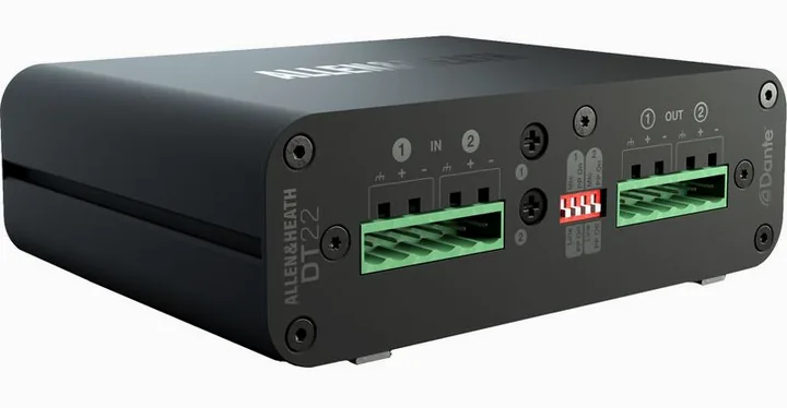 Allen & Heath DT22, de aansluitingen aan de achterkant