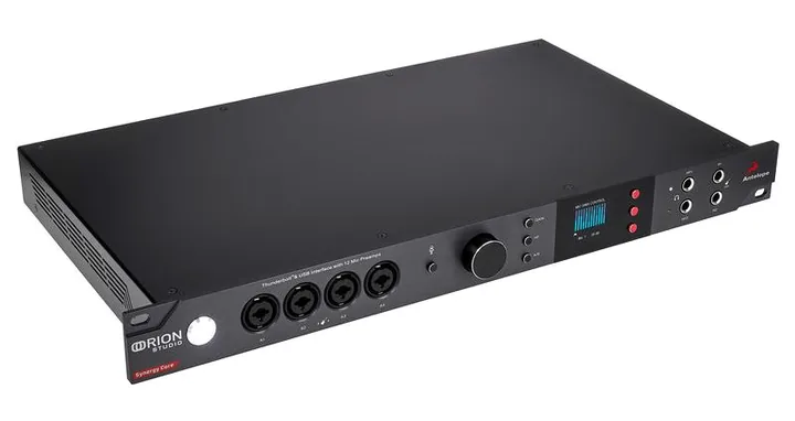 Antelope Orion Studio Synergy Core, de ingangen aan de voorzijde
