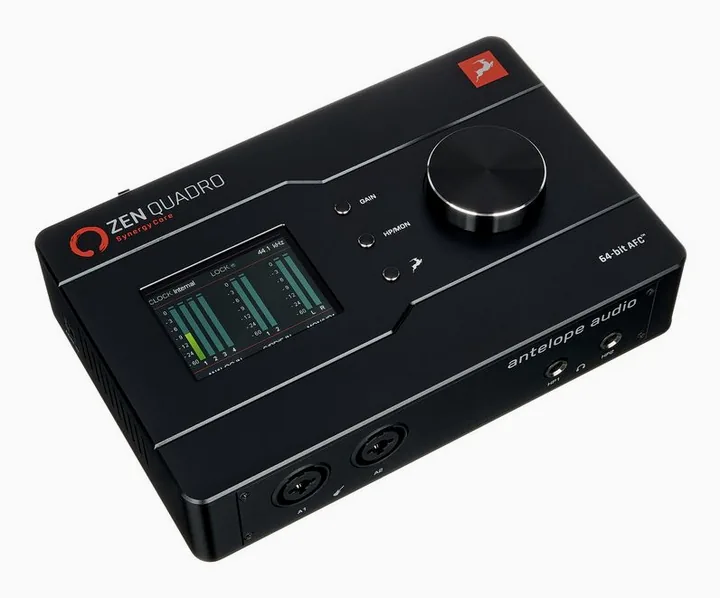 Antelope Zen Quadro Synergy Core, de ingangen aan de voorzijde