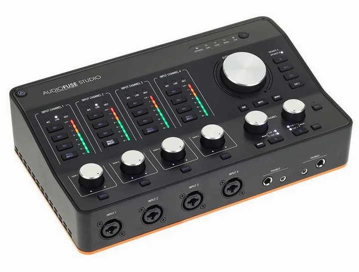 Arturia AudioFuse Studio, de aansluitingen aan de achterkant