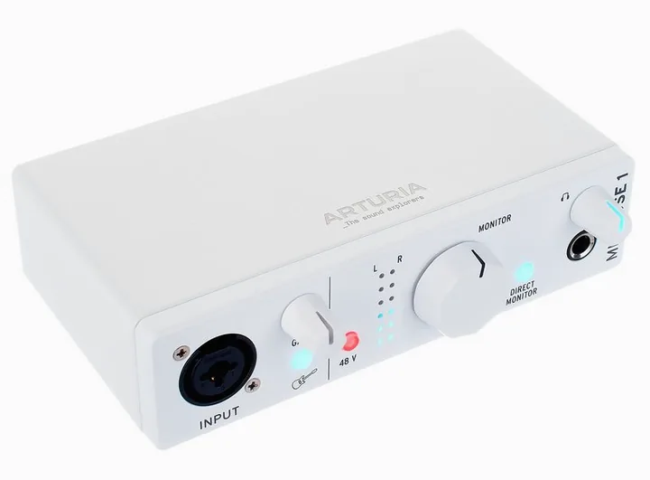 Arturia MiniFuse 1 White, de aansluitingen aan de achterkant