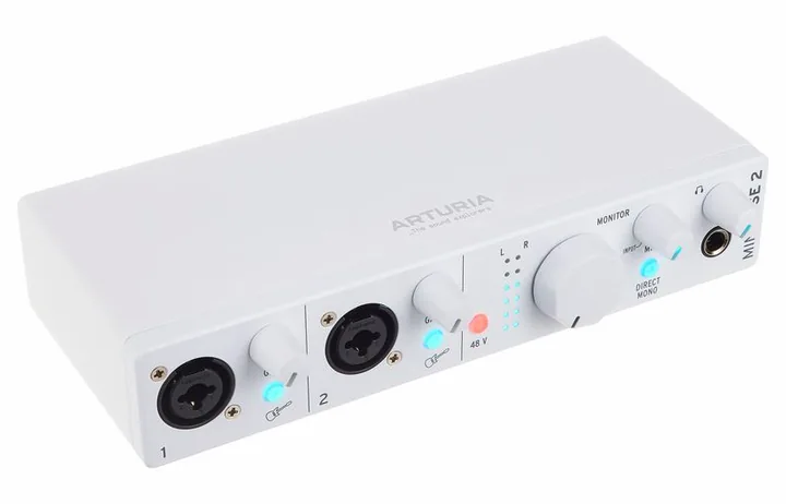 Arturia MiniFuse 2 White, de aansluitingen aan de achterkant