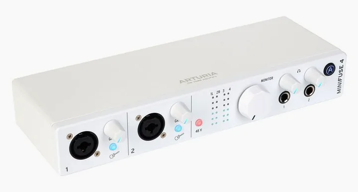 Arturia MiniFuse 4 White, het volumeknopje en de LED-meters