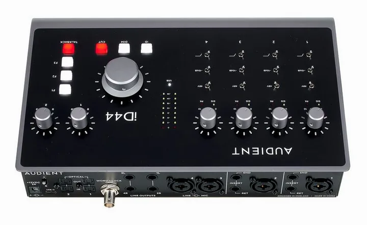 Audient iD44 MKII, de bovenkant van het apparaat