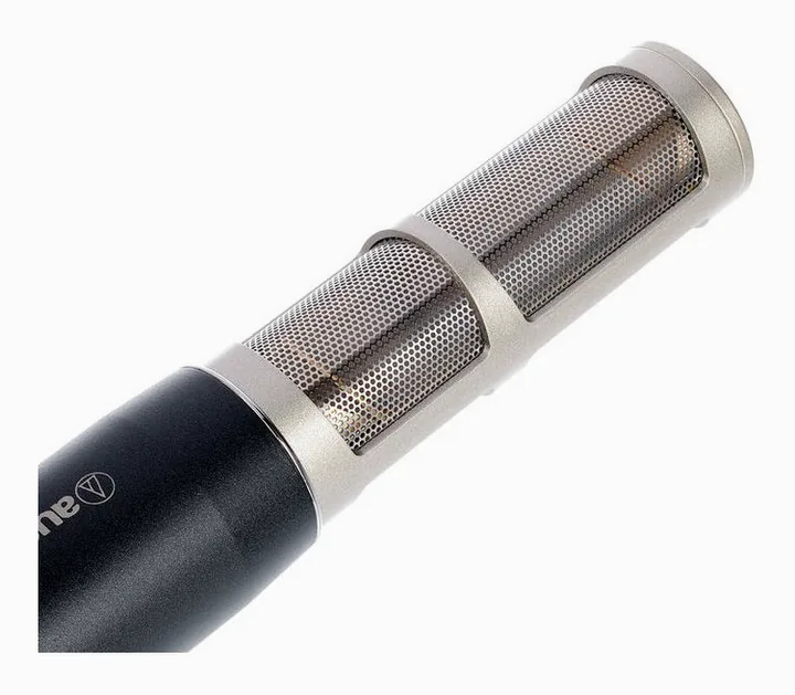 Audio-Technica AT5045, het frontale grillewerk