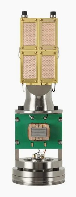 Audio-Technica AT5047, de XLR-aansluiting onderaan