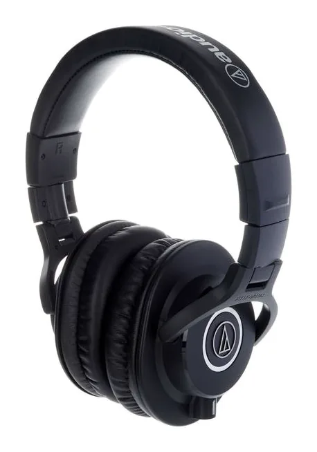 Audio-Technica ATH-M40X, de kabelaansluiting aan de oorschelp