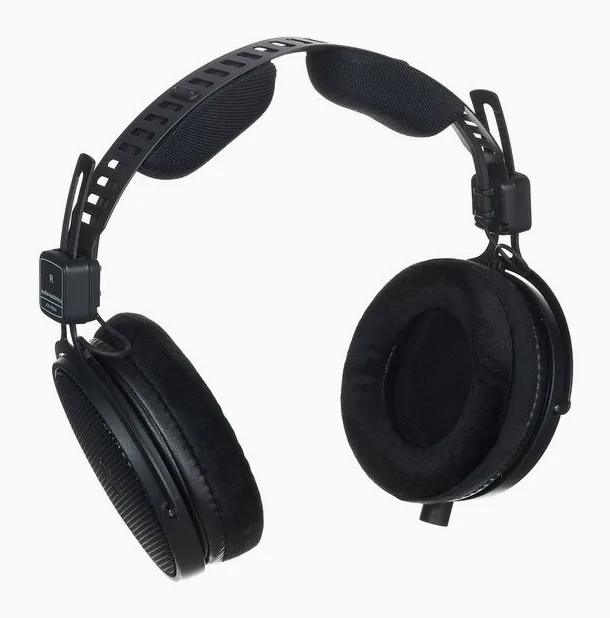 Audio-Technica ATH-R50x, de oorschelp van dichtbij