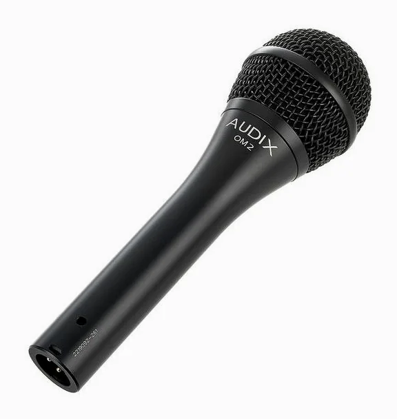 Audix OM2, de XLR-aansluiting onderaan