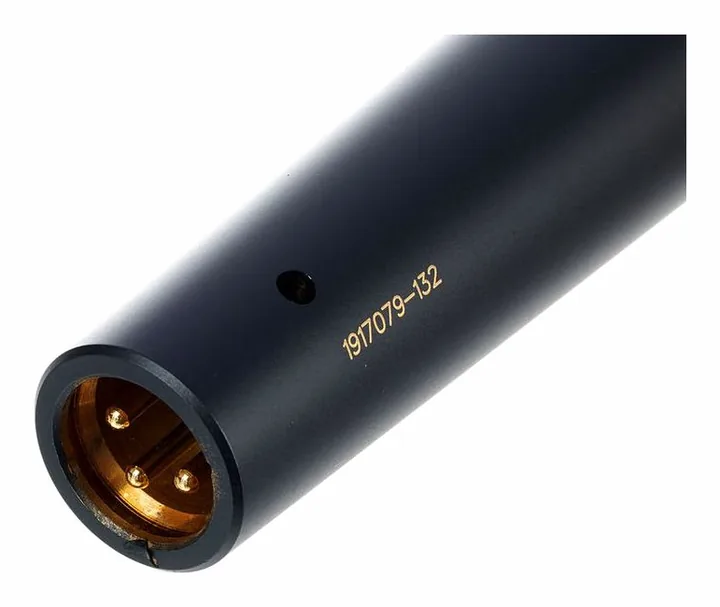 Audix OM11, de XLR-aansluiting onderaan