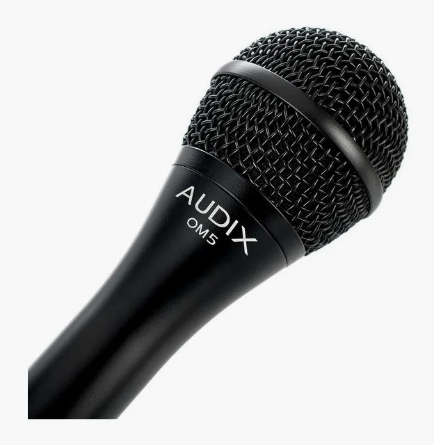 Audix OM5, de XLR-aansluiting onderaan
