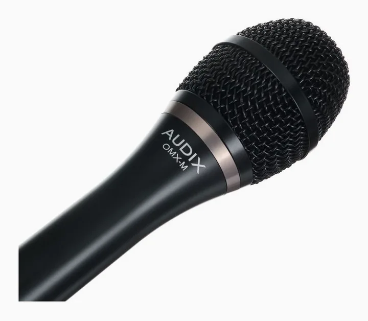 Audix OMX-M, het logo en de afwerking