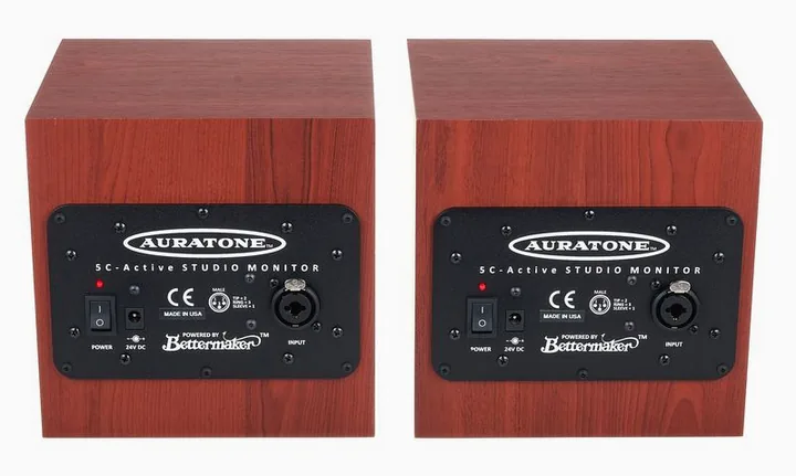 Auratone 5C Active Sound Cube Classic, het frontpaneel met de woofer en tweeter