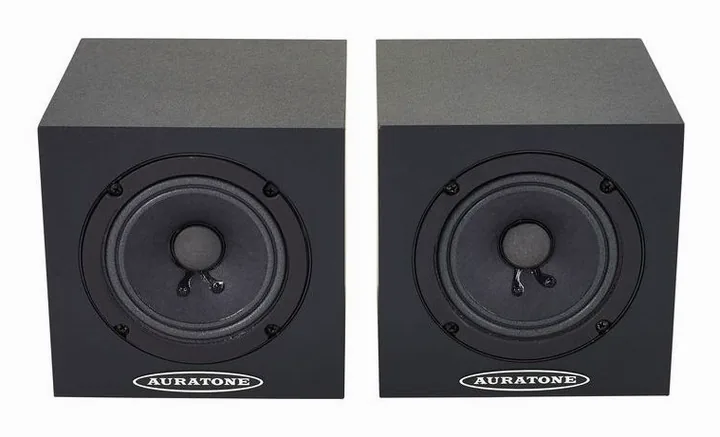 Auratone 5C Super Sound Black, het logo en de afwerking