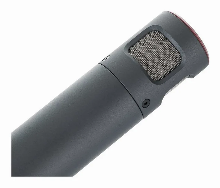 Austrian Audio CC8, de behuizing van opzij