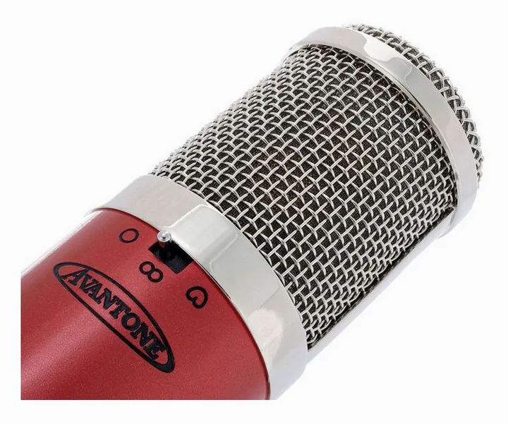 Avantone CK-7+, het frontale grillewerk