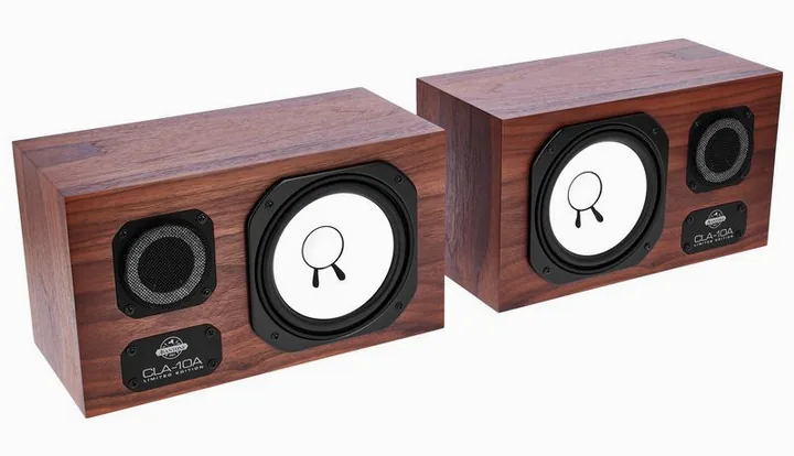 Avantone CLA-10A Limited Edition, het frontpaneel met de woofer en tweeter
