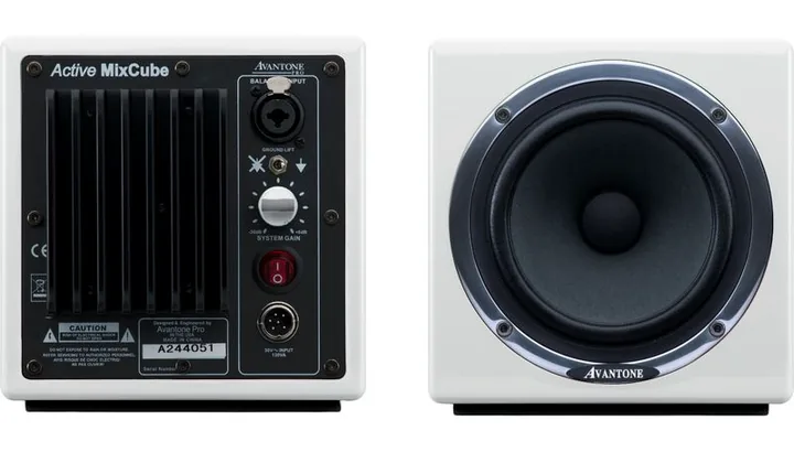 Avantone MixCubes Active White, het logo en de afwerking