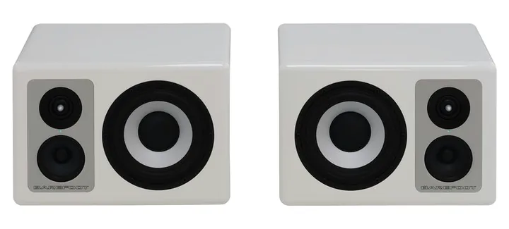 Barefoot Sound Linear White Footprint03, het frontpaneel met de woofer en tweeter