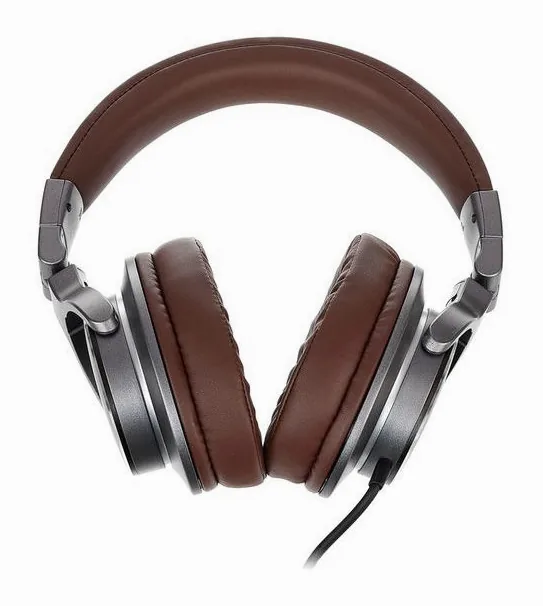 Behringer BH 470, de oorschelp van dichtbij
