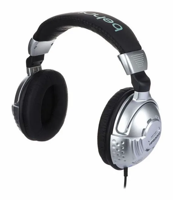 Behringer HPS3000, de oorschelp van dichtbij