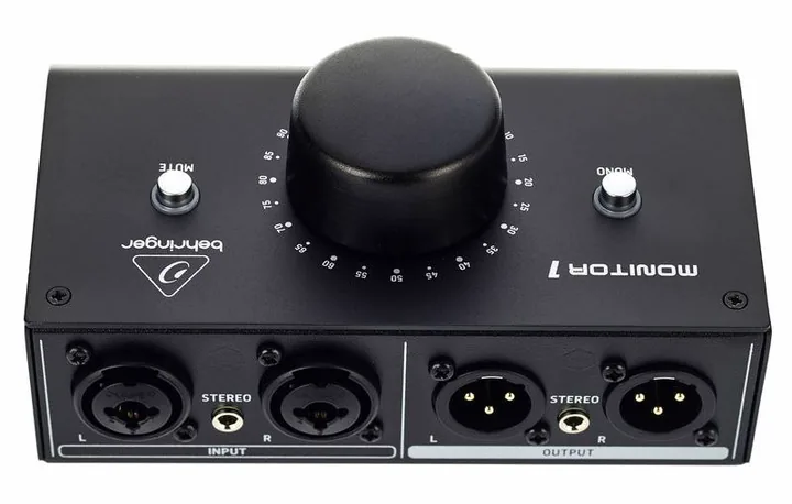 Behringer Monitor1, de regelaars aan de achterzijde