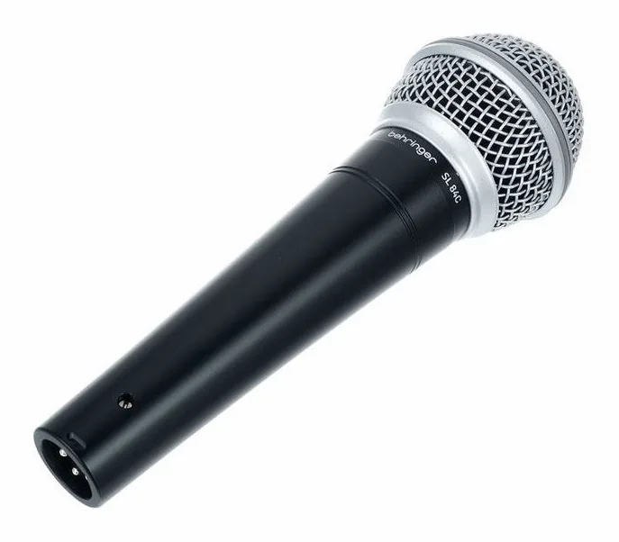 Behringer SL 84C, het logo en de afwerking