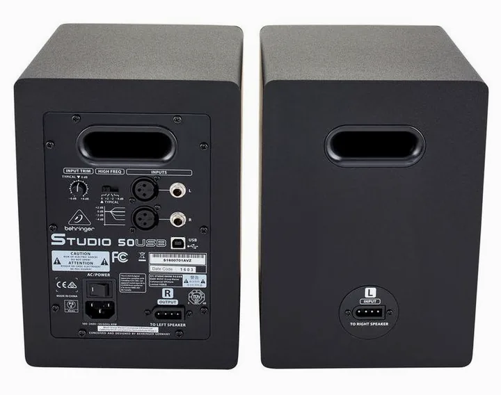 Behringer Studio 50USB, de bassreflexpoort