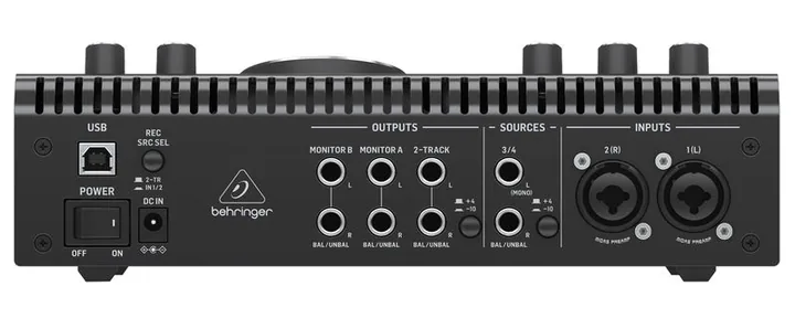 Behringer Studio L, de behuizing van opzij