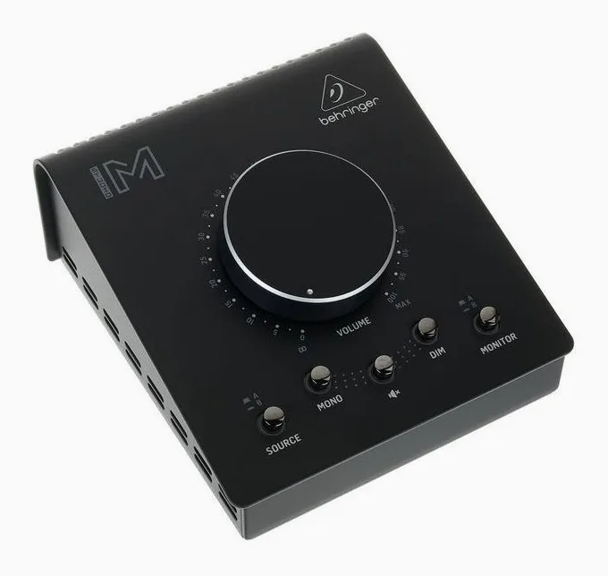 Behringer Studio M, het logo en de afwerking