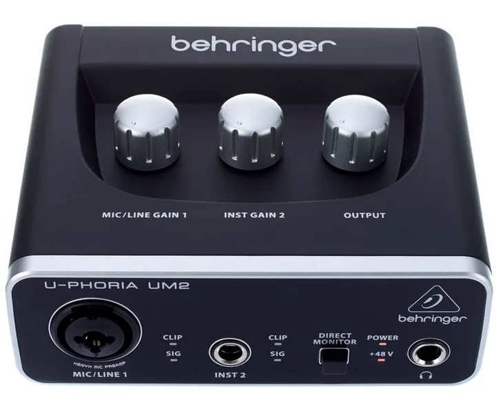 Behringer U-Phoria UM2, de ingangen aan de voorzijde