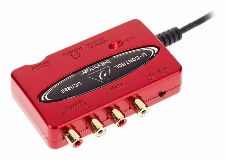 Behringer U-Control UCA222, de behuizing van opzij