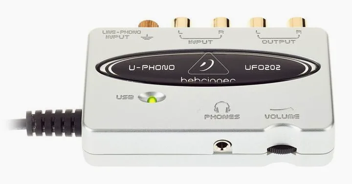 Behringer UFO202, het voorpaneel met de draaiknoppen